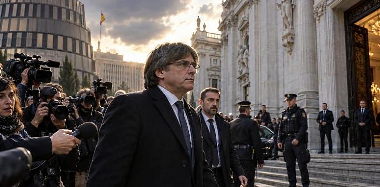 Puigdemont ya puede volver: el choque entre Supremo y Constitucional abre una crisis de confianza en las instituciones