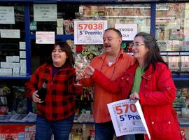 Cangas del Narcea vendió parte de dos quintos premios