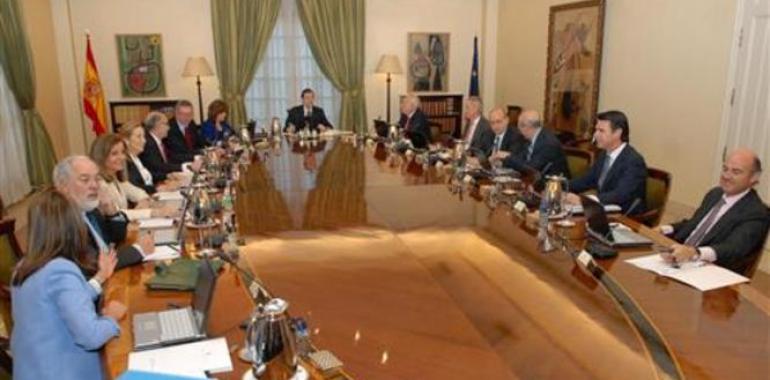 Mariano Rajoy preside su primer Consejo de Ministros 