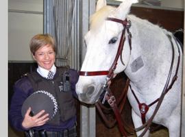El caballo más antiguo de Scotland Yard se salva milagrosamente en Navidad