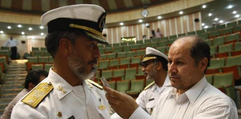 Efectivos navales iraníes lanzaron hoy misiles en el Estrecho de Ormuz