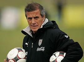 El exentrenador del Real Oviedo, Óscar W. Tabárez, mejor seleccionador de 2011