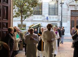 Multitudinario funeral por Antonio Cueto, decano de Medicina