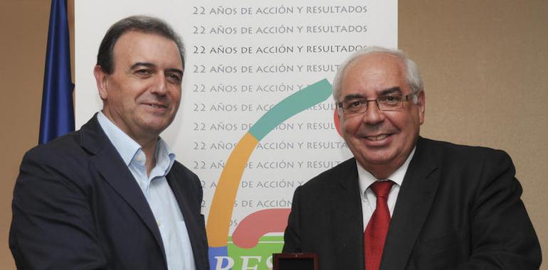 Areces, distinguido con la medalla de oro de la UCe 