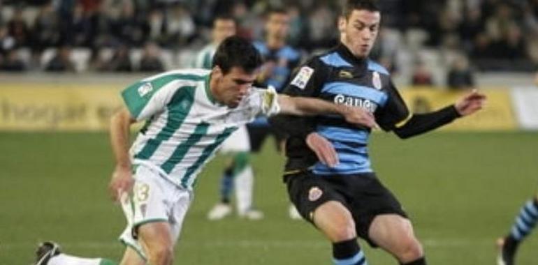 El Córdoba da la sorpresa ante el Espanyol y el Valencia se impone al Sevilla