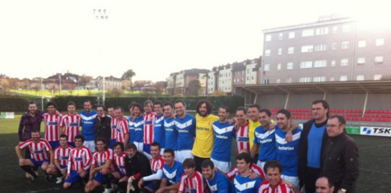 El choque entre los amigos del Sporting y los del Real Oviedo se saldó con 300 Kg. de comida 