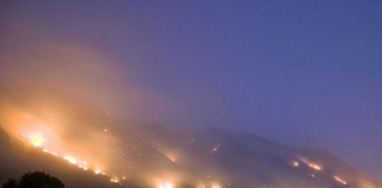 La lluvia llega por fin al incendio forestal chubutense