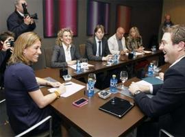 Carme Chacón: \"Queremos abrir un nuevo tiempo de liderazgo con partido y compartido\"