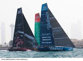 Habla la tripulación del Team Telefonica antes de la salida desde Abu Dhabi de la VOR