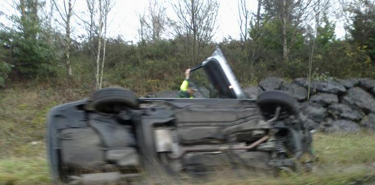 Aparatoso accidente en la Ronda de Oviedo