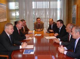 Fomento y la Asociación de ingenierías del Principado apuestan por un nuevo presupuesto para 2012 