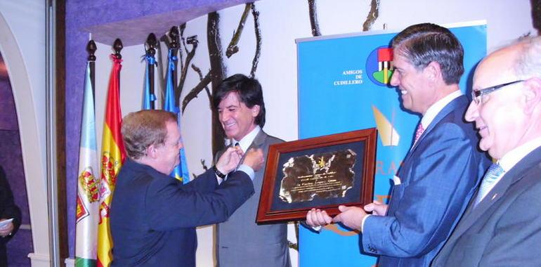 Juan Luis Álvarez del Busto, socio de Honor de la Asociación Alonso Olea