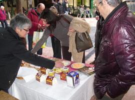 Sidra y quesu d\Afuega\l Pitu \abondo\ en la Gascona de Oviedo