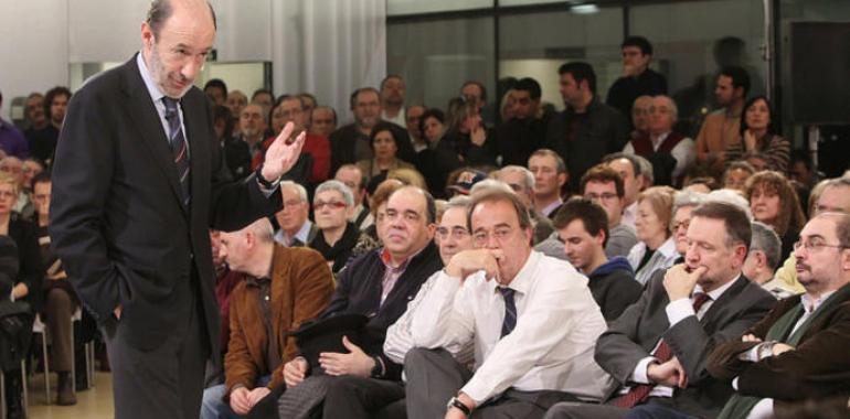 Rubalcaba pide al Gobierno que escuche al FMI y al BCE 