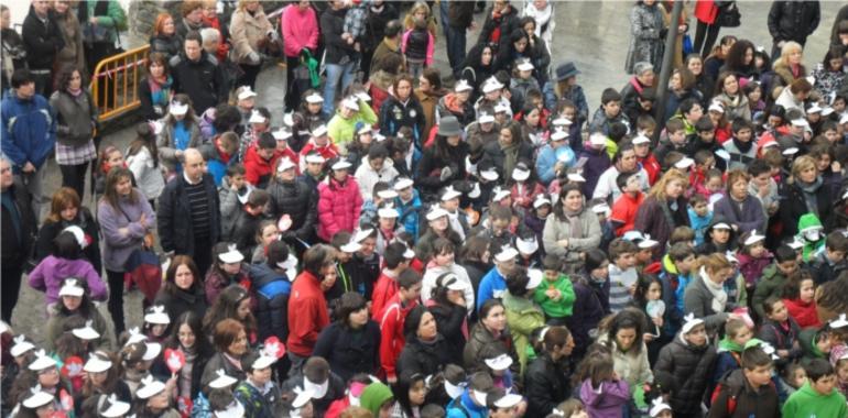 Los niños de Cangas cantaron por la Paz