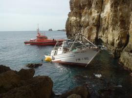 Bomberos de Gijón encuentran el cuerpo del vecino desaparecido ayer en Santa Catalina