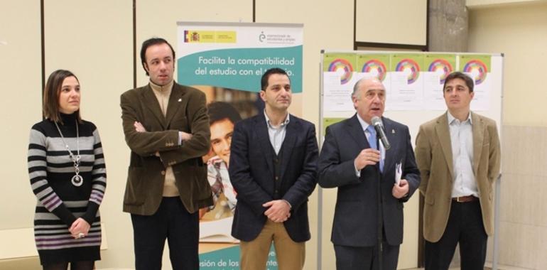 Una exposición itinerante acerca a los alumnos el Estatuto del Estudiante