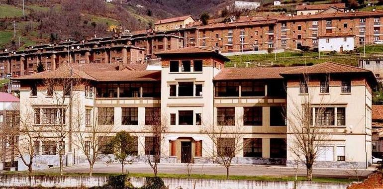 La nieve obliga a suspender la actividad lectiva en tres centros educativos del Principado