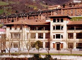 La nieve obliga a suspender la actividad lectiva en tres centros educativos del Principado