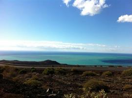 La mancha del volcán submarino cubre la mar  de Restinga