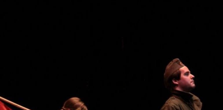 Tabasko Teatro representa Hamlet 34 en el Nuevo Teatro de La  Felguera