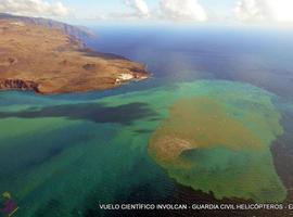 El volcán submarino sigue alterando el Mar de las Calmas