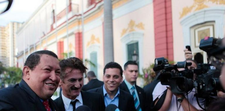 Chávez: Sean Penn tiene ideas maravillosas para cooperar con Haití