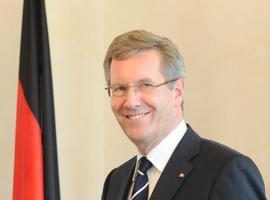 Dimite el presidente de Alemania acusado de \aceptar favores de amigos ricos\