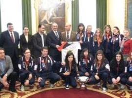 El Biesca Gijón recibido en el Ayuntamiento tras el éxito en la Copa de la Reina