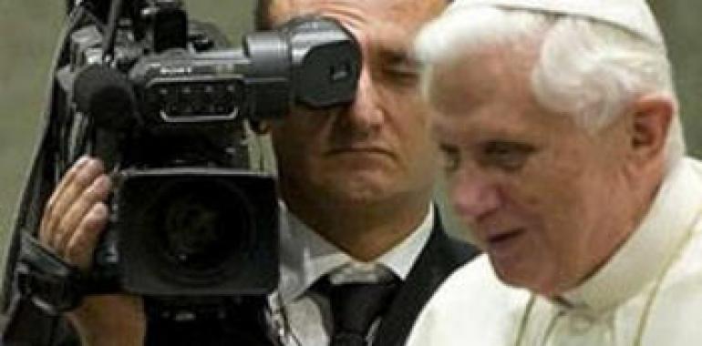 El Papa lamenta la existencia de dictadura de medios de comunicación 