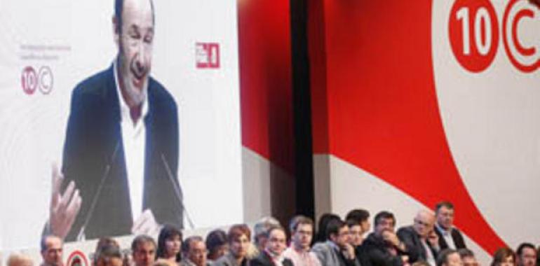 Rubalcaba:"Rajoy trata de aprovecharse de la crisis para hacer una ajuste de cuentas con la sociedad del bienestar"