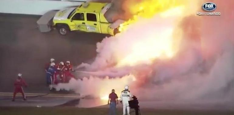 Espectacular accidente de Juan Pablo Montoya en las 500 Millas de Daytona (vídeo)