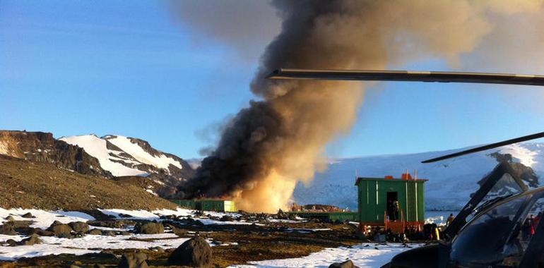 La FAch evacúó al personal de la base Antartica devastada por un incendio