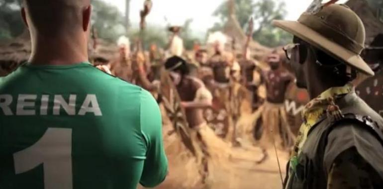 Retiran un anuncio de Pepe Reina por una polémica racista