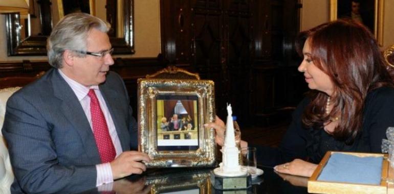 La presidenta argentina expresa su reconocimiento al exjuez Baltasar Garzón