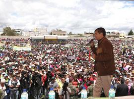 Correa anuncia un proceso de concentración de la banca pública ecuatoriana