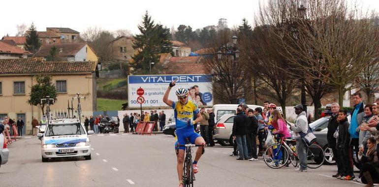 David Casillas se impone en la I prueba del Trofeo Astur-Cántabro de ciclismo