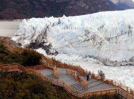 El glaciar Perito Moreno rompió de madrugada, dejando a los turistas con un palmo de narices