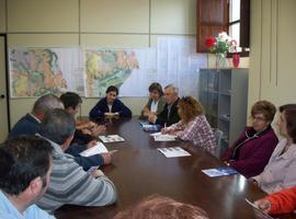 Carmen Moriyón con la Asociación de Vecinos de Deva y seguiendo al Sporting