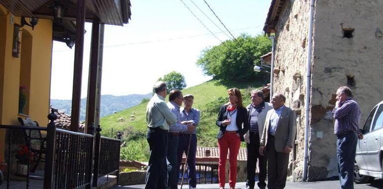 La alcaldesa de Langreo, en conceyu en La Casona