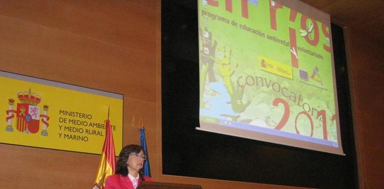 Rosa Aguilar destaca la importancia del voluntariado en el mantenimiento de los ríos en España 