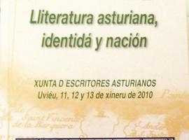 Presentóse’l llibru d\Actes de la Xunta d\Escritores Asturianos 2010: