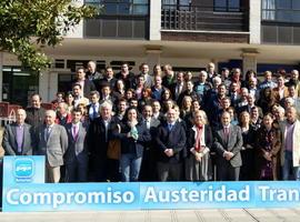 Mercedes Fernández presenta su programa electoral con concejales y alcaldes del PP