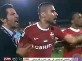 Quique Sánchez Flores agredido por un jugador rival (vídeo)