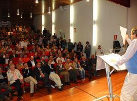 Cascos: “A Arcelor, Alcoa, Azsa el Gobierno tiene que ayudarlas en el BOE, no usando su imagen con fines  electorales” 