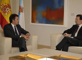 Rajoy asume \"personalmente\" el AVE a Galicia, trabajo para los astilleros de Ferrol y el Parador de Muxía