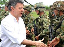 \"Con estos golpes a las FARC tambièn se avanza hacia la paz\", dice el presidente Santos