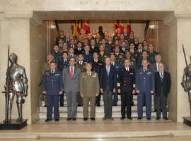 Morenés clausura el XI Curso de Estudios Estratégicos para Oficiales Iberoamericanos