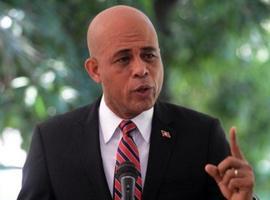 El presidente haitiano, Michel Martelly, condecorado por el Gobierno dominicano  