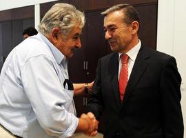 Los presidentes de Uruguay y Canarias impulsan la inversión empresarial 